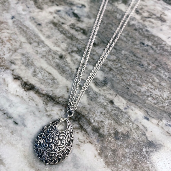 Lois Hill Jewelry - Lois Hill 2 strand Filigree scroll oval necklace. Incredible detail. Beautiful!!